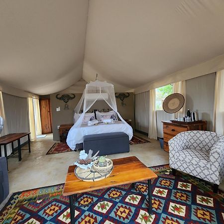Umkumbe Bush Lodge - Luxury Tented Camp เขตอนุรักษ์พันธุ์สัตว์ป่าซาบีแซนด์ ภายนอก รูปภาพ