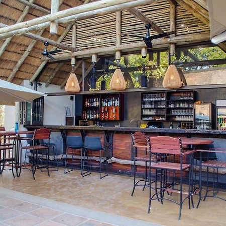 Umkumbe Bush Lodge - Luxury Tented Camp เขตอนุรักษ์พันธุ์สัตว์ป่าซาบีแซนด์ ภายนอก รูปภาพ