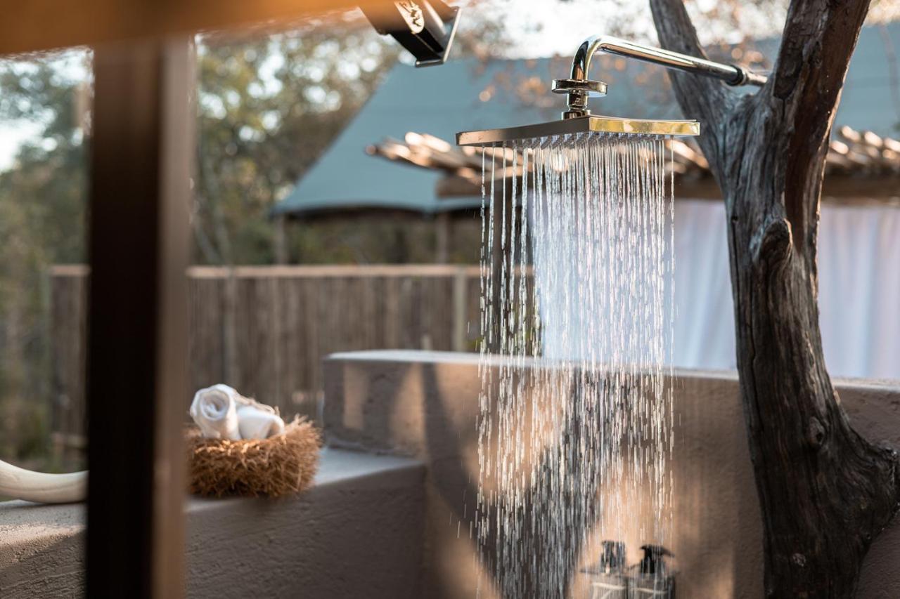 Umkumbe Bush Lodge - Luxury Tented Camp เขตอนุรักษ์พันธุ์สัตว์ป่าซาบีแซนด์ ภายนอก รูปภาพ
