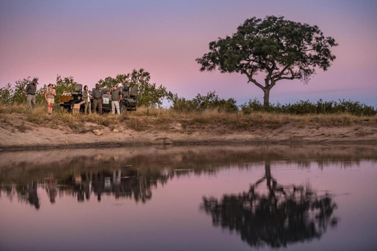 Umkumbe Bush Lodge - Luxury Tented Camp เขตอนุรักษ์พันธุ์สัตว์ป่าซาบีแซนด์ ภายนอก รูปภาพ