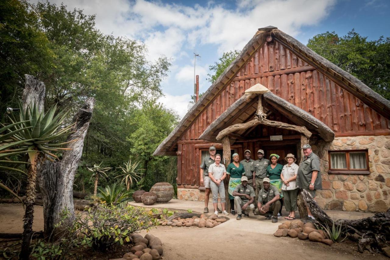 Umkumbe Bush Lodge - Luxury Tented Camp เขตอนุรักษ์พันธุ์สัตว์ป่าซาบีแซนด์ ภายนอก รูปภาพ