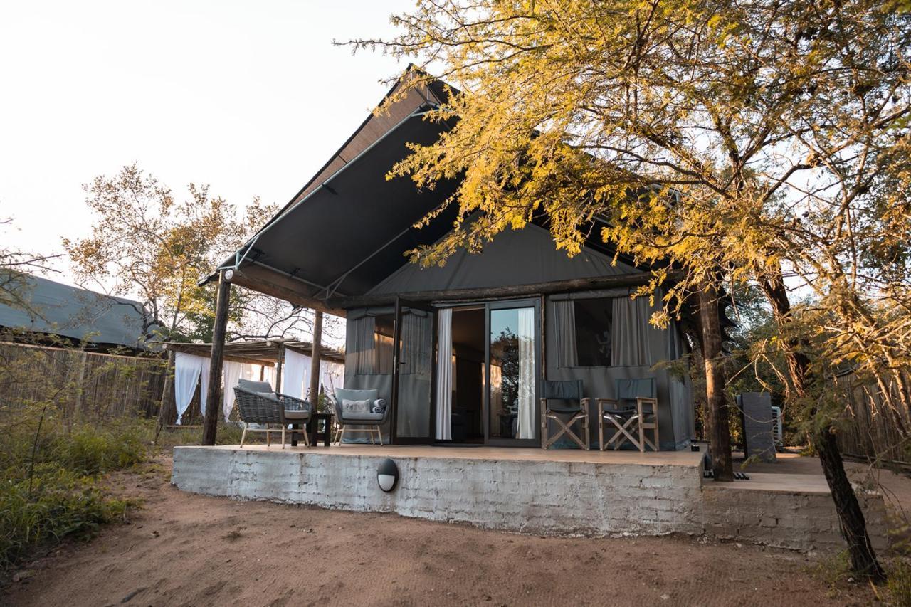 Umkumbe Bush Lodge - Luxury Tented Camp เขตอนุรักษ์พันธุ์สัตว์ป่าซาบีแซนด์ ภายนอก รูปภาพ