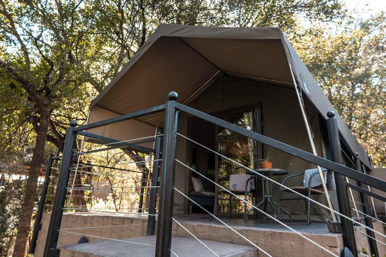Umkumbe Bush Lodge - Luxury Tented Camp เขตอนุรักษ์พันธุ์สัตว์ป่าซาบีแซนด์ ภายนอก รูปภาพ