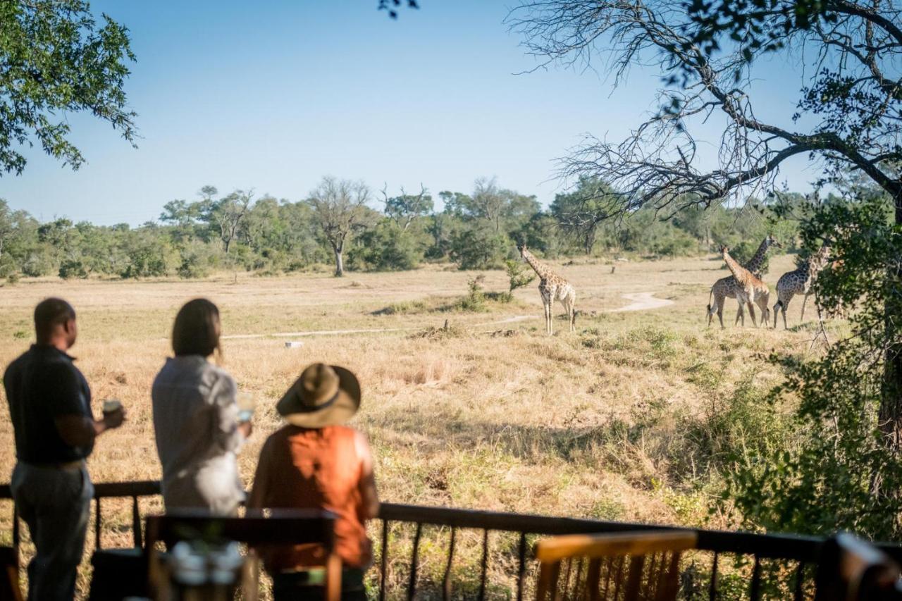 Umkumbe Bush Lodge - Luxury Tented Camp เขตอนุรักษ์พันธุ์สัตว์ป่าซาบีแซนด์ ภายนอก รูปภาพ