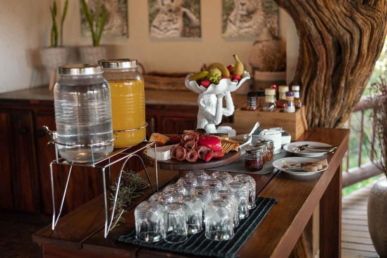 Umkumbe Bush Lodge - Luxury Tented Camp เขตอนุรักษ์พันธุ์สัตว์ป่าซาบีแซนด์ ภายนอก รูปภาพ