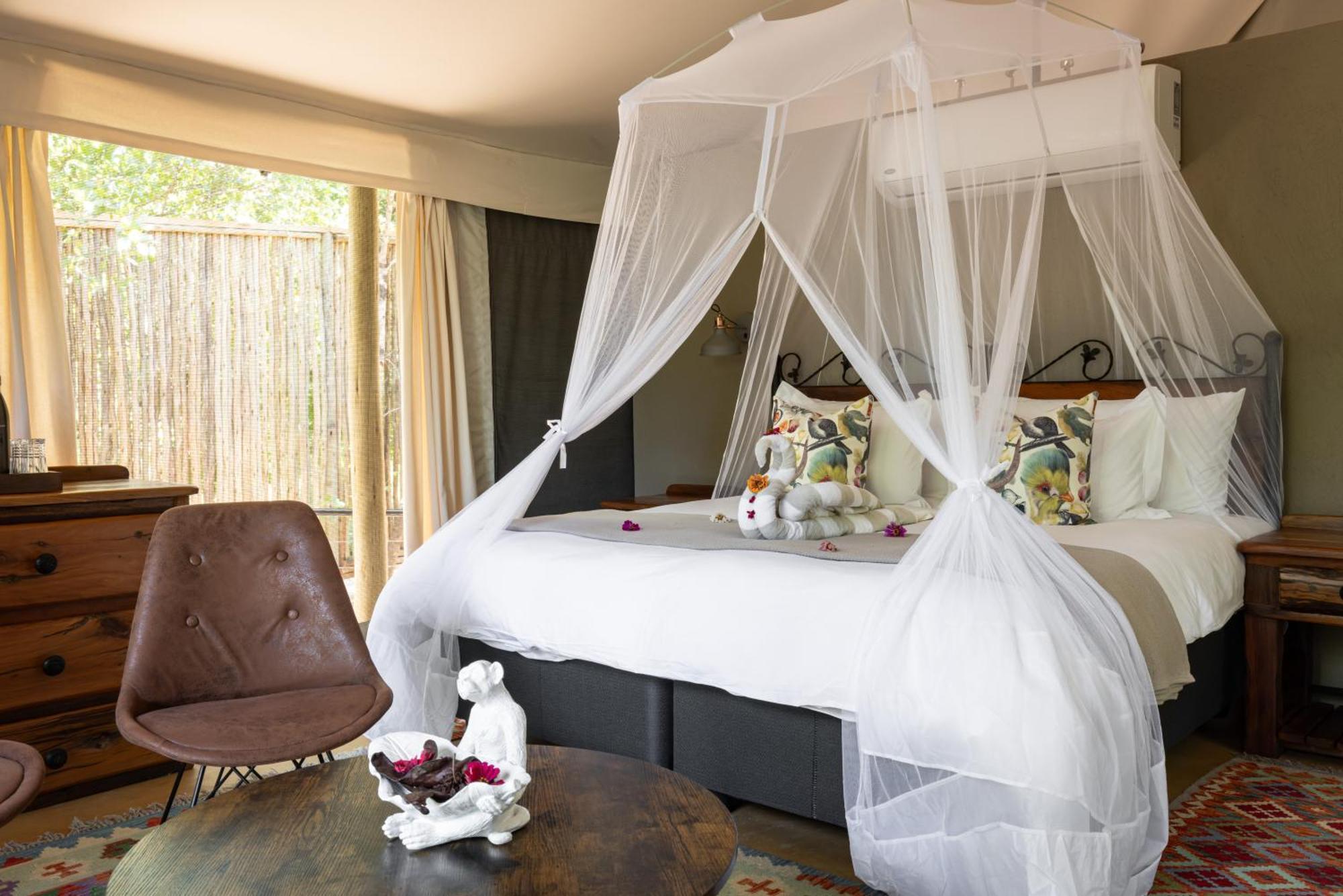 Umkumbe Bush Lodge - Luxury Tented Camp เขตอนุรักษ์พันธุ์สัตว์ป่าซาบีแซนด์ ภายนอก รูปภาพ