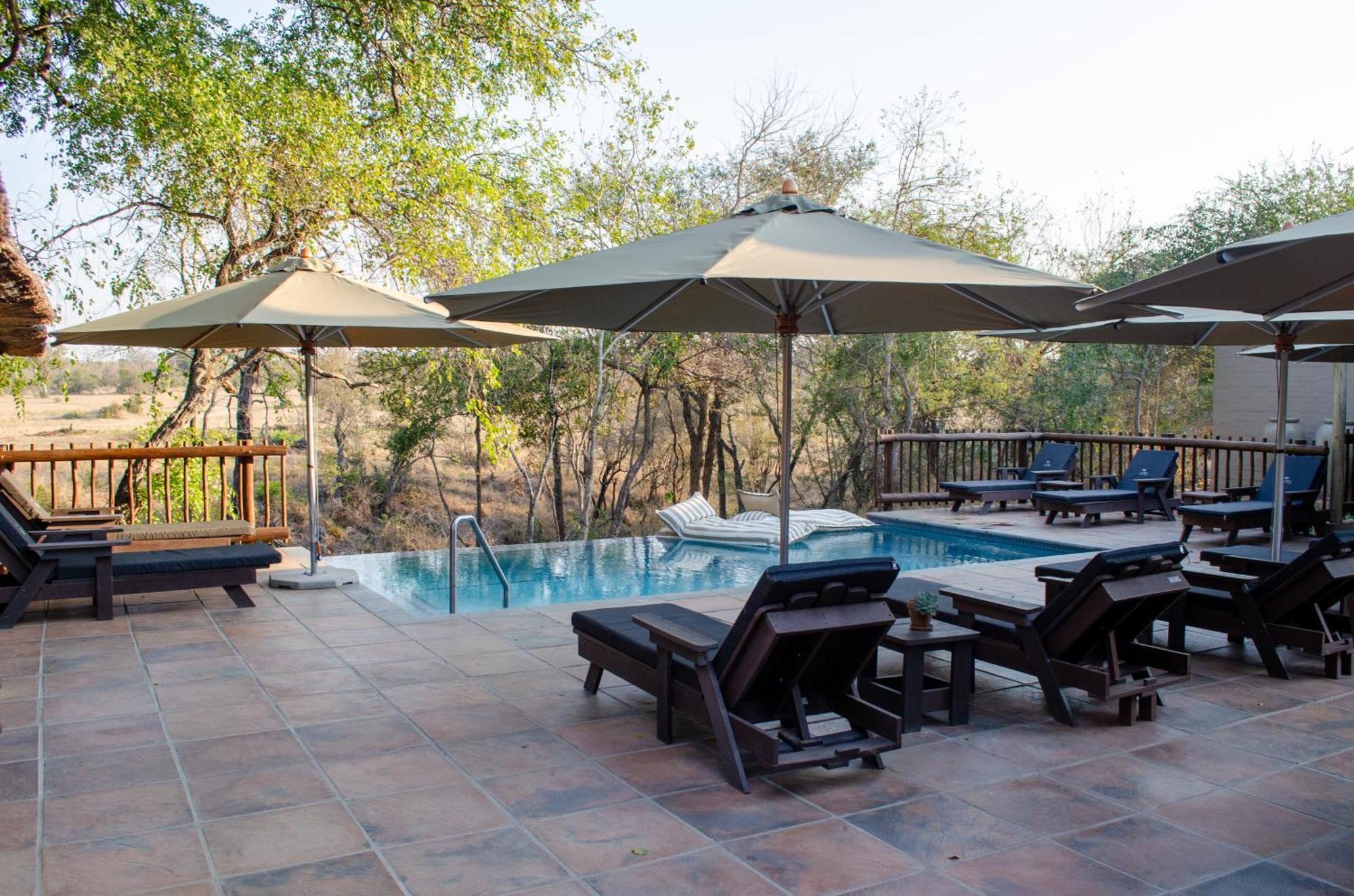 Umkumbe Bush Lodge - Luxury Tented Camp เขตอนุรักษ์พันธุ์สัตว์ป่าซาบีแซนด์ ภายนอก รูปภาพ